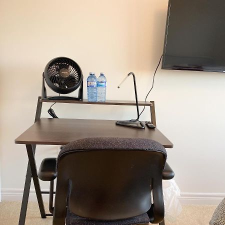 Elegant Rooms In Shared Townhouse Next To Beach วิทบีย์ ภายนอก รูปภาพ