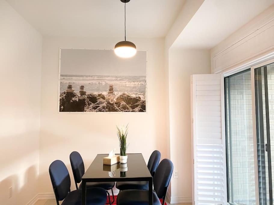 Elegant Rooms In Shared Townhouse Next To Beach วิทบีย์ ภายนอก รูปภาพ