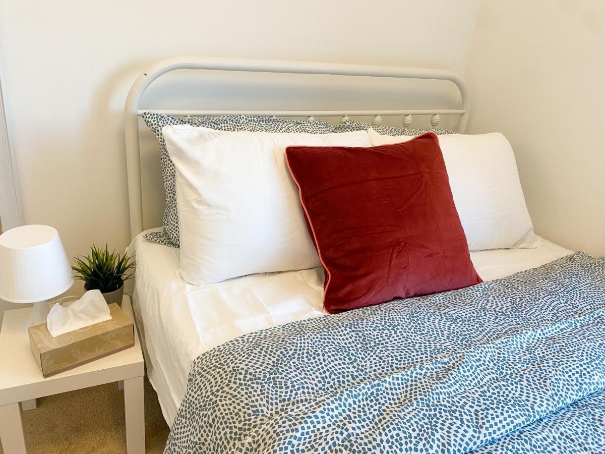 Elegant Rooms In Shared Townhouse Next To Beach วิทบีย์ ภายนอก รูปภาพ