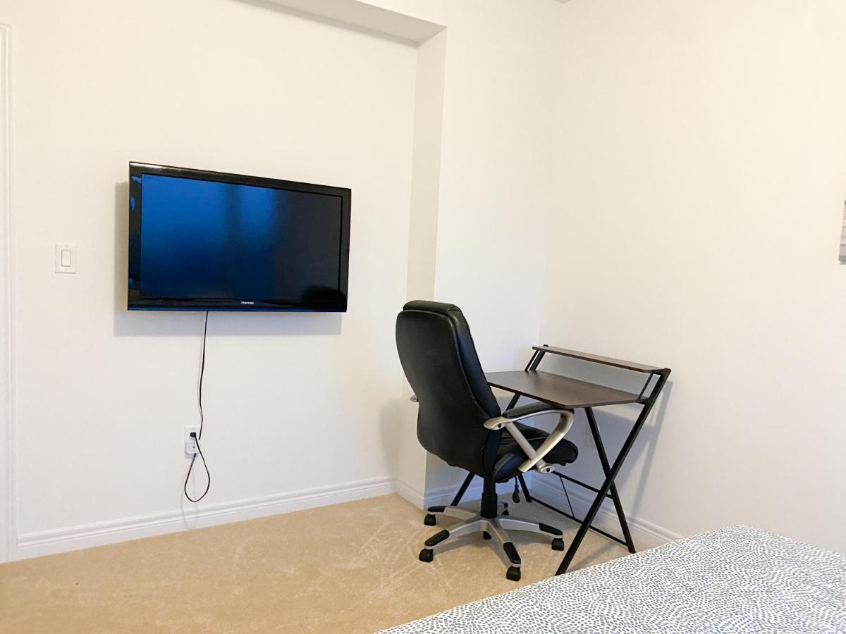 Elegant Rooms In Shared Townhouse Next To Beach วิทบีย์ ภายนอก รูปภาพ